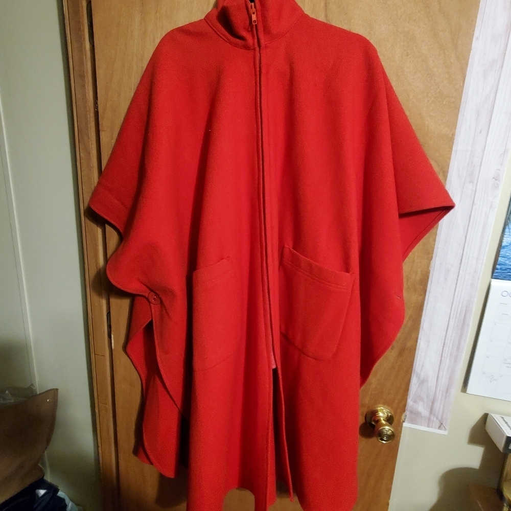 BEMIDJI WOOLEN MILLS CAPE 1970S. VINTAGE. WOOL BLEND ONE SIZE RED - Picture 2 of 8